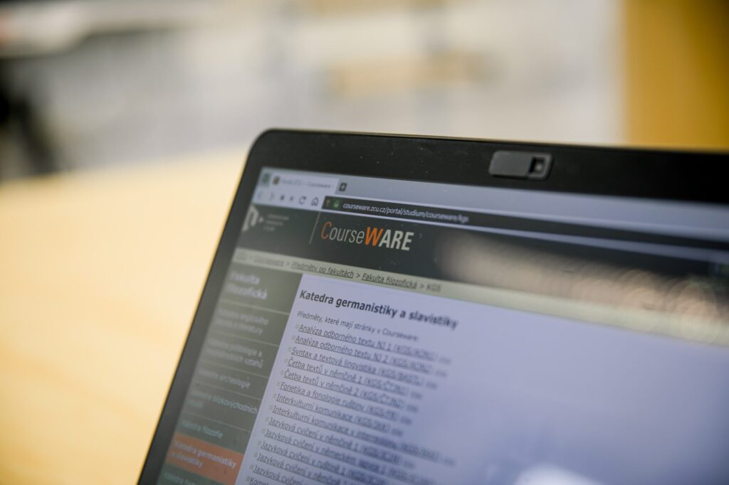 Příklady dobré praxe on-line výuky na ZČU - 8. díl (Výuka překladu prostřednictvím Courseware)